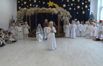 Przedszkolaki poznały historię Narodzenia Jezusa
