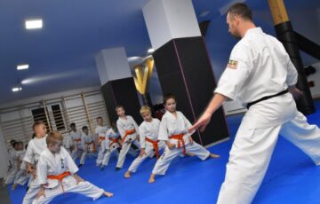 Karate dla dzieci – szkoła charakteru od najmłodszych lat